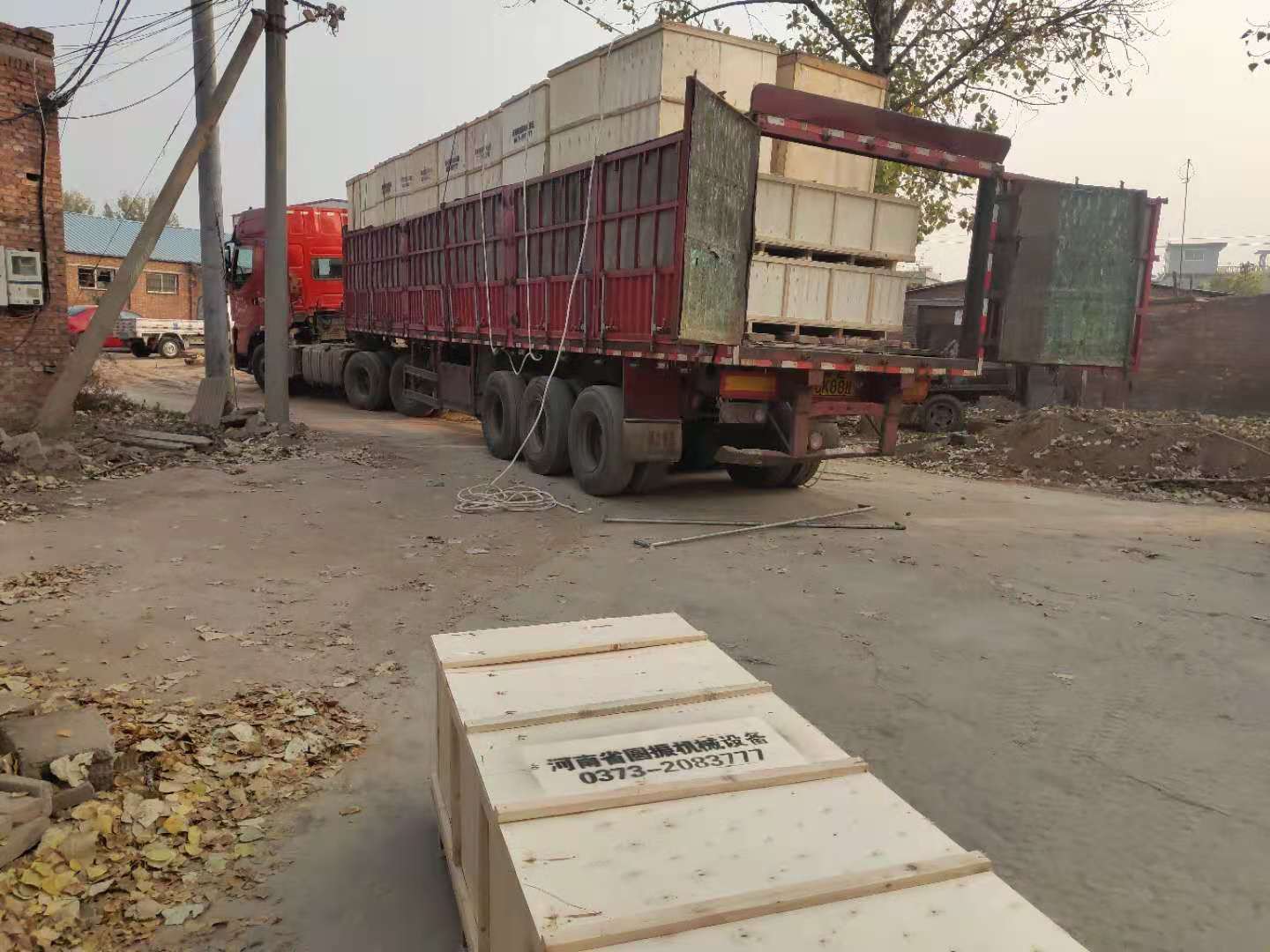 高鎳材料超聲波振動(dòng)篩40臺裝車準(zhǔn)備發(fā)貨